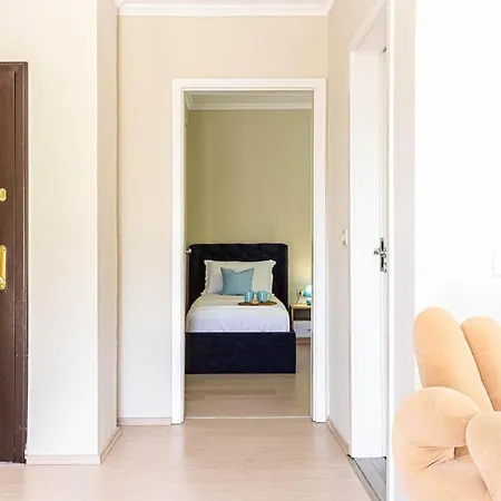 Charm 3, 1br Ap, Kitchen, Parking & Patio