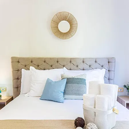 Appartamento Charm 3, 1br Ap, Kitchen, Parking & Patio *