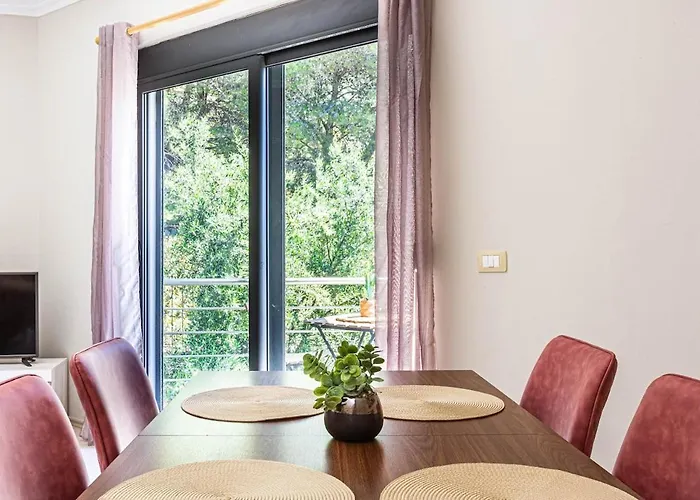 Charm 3, 1br Ap, Kitchen, Parking & Patio Saranda